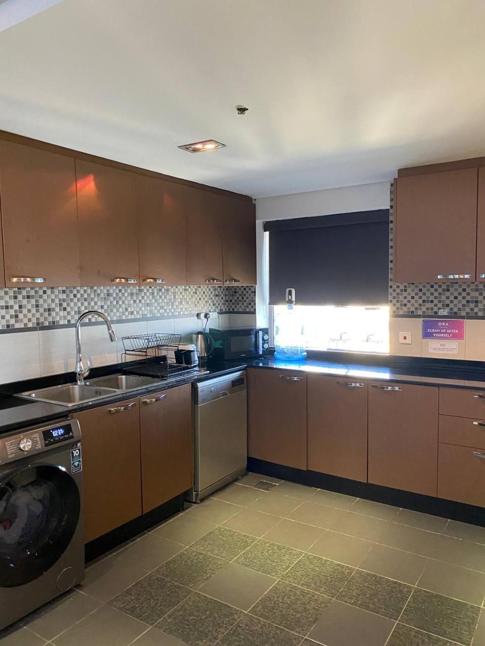 Ora Bed-space Jbr Apartment